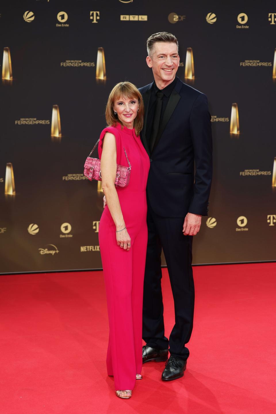 Für die Doku-Serie "Sterben für Anfänger" (RTL+) wurden Steffen Hallaschka und seine Frau Anne-Katrin Hallaschka (Bild) als Produzentin gemeinsam mit Olivia Jones mit dem Deutschen Fernsehpreis 2023 in der Kategorie "Bestes Infotainment" ausgezeichnet.  (Bild: 2023 Getty Images/Andreas Rentz)