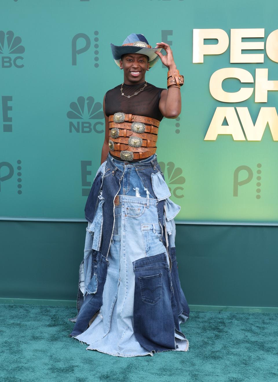 Markell Washington attends the 2024 People's Choice Awards at Barker Hangar on February 18, 2024 in Santa Monica, California.