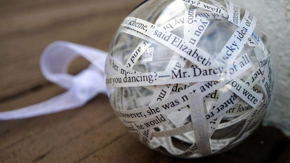 Best gifts for book lovers: Pride and Prejudice Ornament