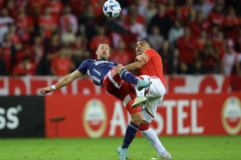 Gabriel Mercado, defensor de Inter de Brasil, que se medirá contra River en la Copa Libertadores