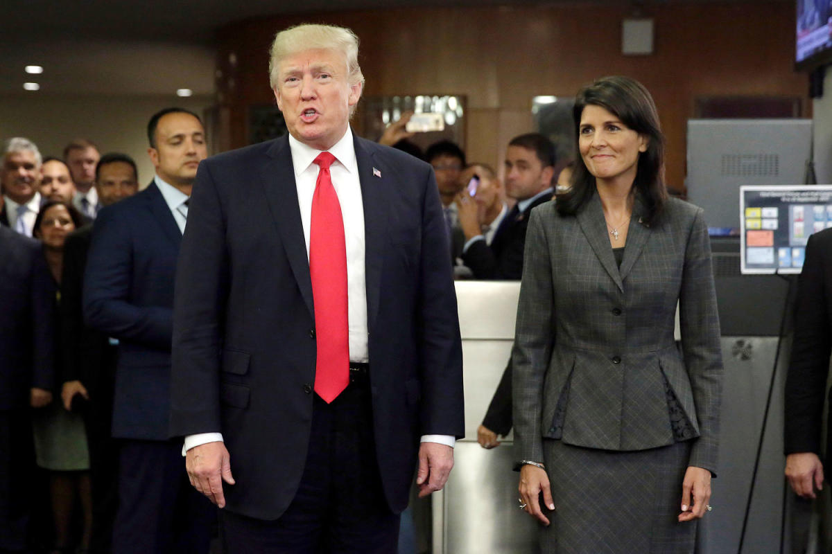 #Trump promotes ‘totally baseless’ birther conspiracy theory against Nikki Haley