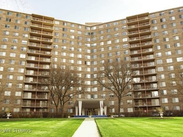 Groovy Apartment Stuck in the 1970s Hits the Market for $158K