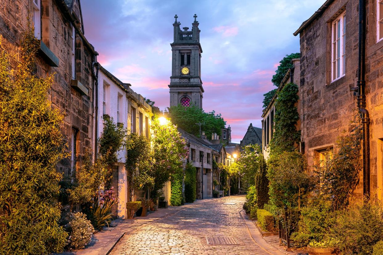 The iconic and picturesque Circus Lane taken at sunrise in Edinburgh, Scotland