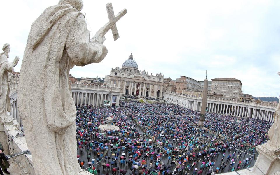 A general view of St Peter's Square during the Easter Massgiven by Pope Francis on April 5, 2015 in Vatican City - Getty Images Europe