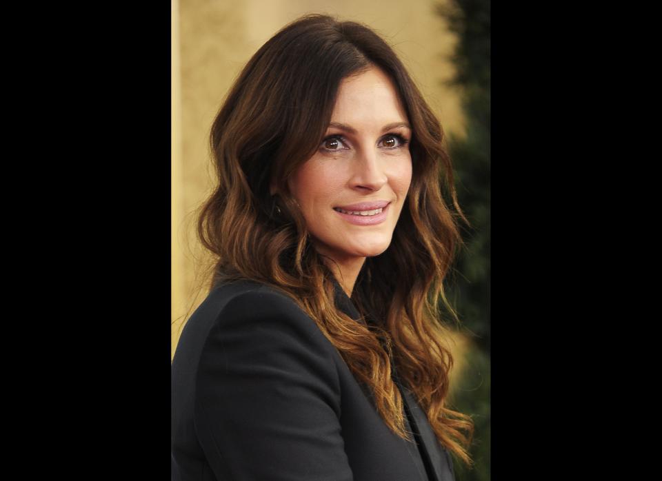 Actress Julia Roberts attends the premiere of 'Eat Pray Love' at the Ziegfeld Theatre on August 10, 2010 in New York City.  (Photo by Michael Loccisano/Getty Images)