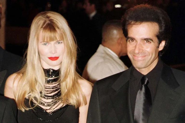 El ilusionista David Copperfield y la supermodelo alemana Claudia Schiffer fueron una de las parejas más populares de los 90