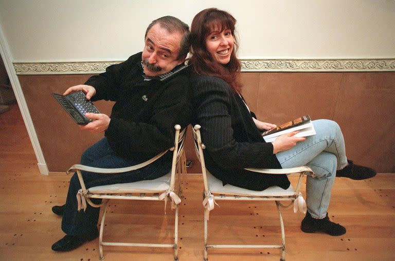 Stivel, con su esposo Jorge Guinzburg, en una entrevista realizada en 1997