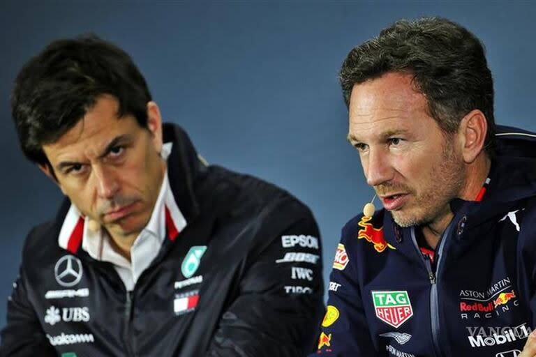 Toto Wolff, jefe y accionista del equipo Mercedes F1, habla públicamente sobre Verstappen y Christian Horner, mandamás de la escuadra Red Bull, lo reprocha: 