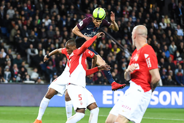 <p>La tête d’Edinson Cavani sur son but ? Puissante et imparable. Grâce à cette réalisation, l’Uruguayen rejoint Zlatan Ibrahimovic avec son 113e but en Ligue 1. </p>