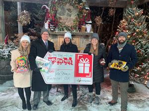 TruStone Financial employees promote Toy Drive on-air (from left to right): Fatima Turnadzic, Assistant Vice President, Branch Manager; Marty Kelly, Executive Vice President, Chief Marketing Officer; Karen Greisinger, Senior Vice President, Director of Channel Marketing; Janine Jackson, Employee Experience Specialist; Darrick Kline, Mortgage Consultant.