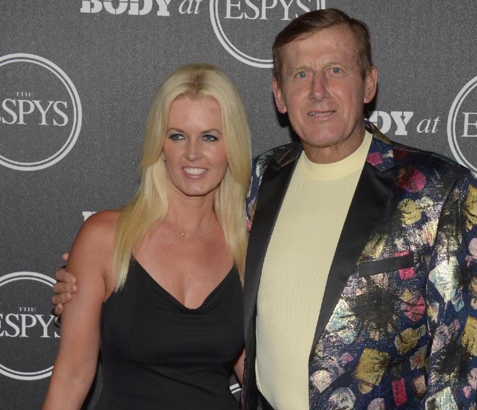 Craig and Stacy Sager, seen here at an ESPN event months before Craig’s death in 2016. (Getty)