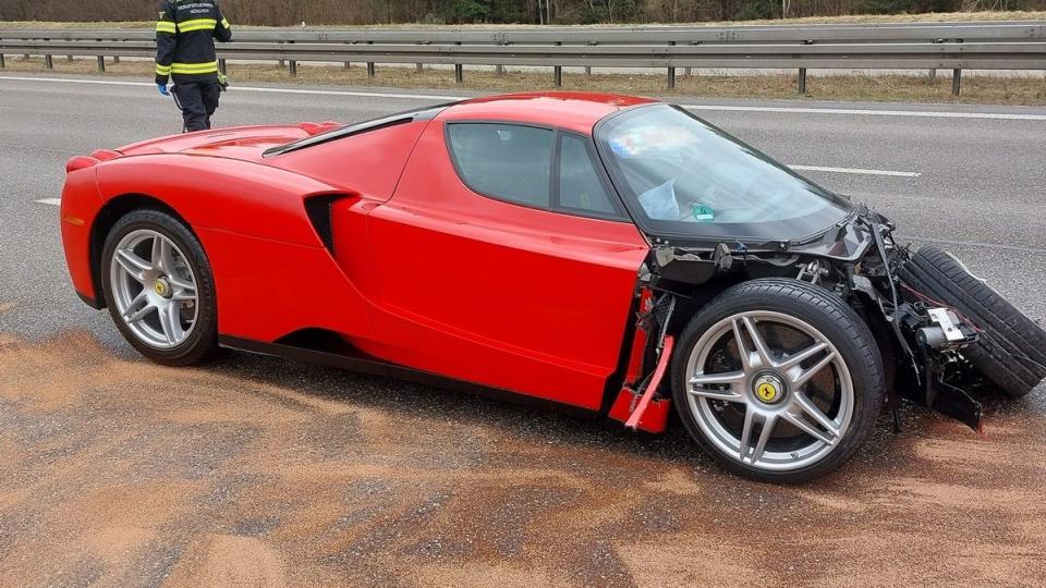 ferrari enzo crash