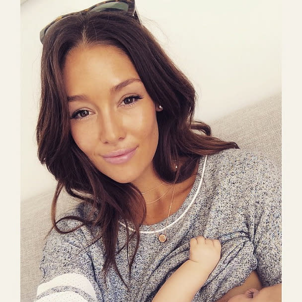 <p>Australian model Erin McNaught, 32, followed in the footsteps of fellow breastfeeding model mums Miranda Kerr and Gisele Bundchen with this lovely pic.<i> [Instagram/Erin McNaught]</i> </p>