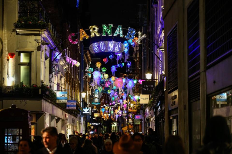 West End landlord Shaftesbury has said it is confident workers will boost the local weekday economy from this autumn. (Image: Hollie Adams/Getty Images)