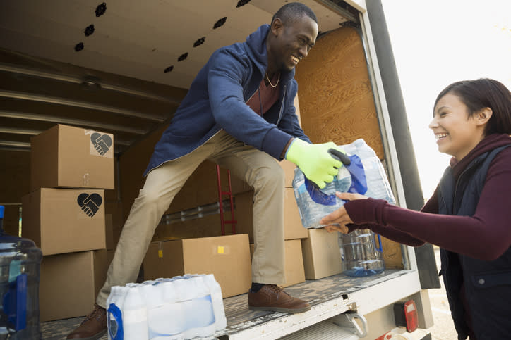 Ser voluntario sería beneficioso para la salud gracias a los vínculos que genera. Foto: Hero Images/Getty Images