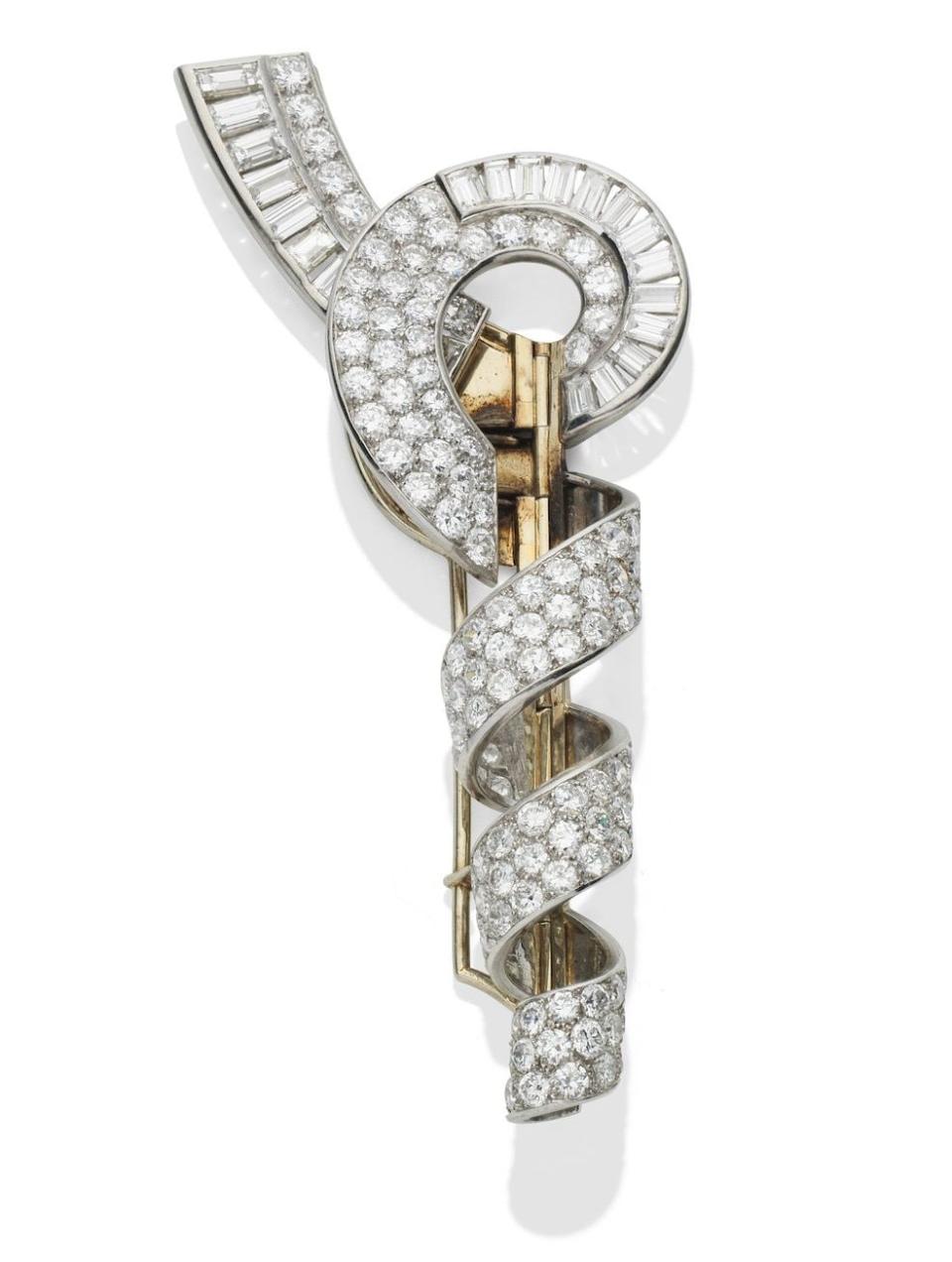 Joan Collins' 1930s Van Cleef & Arpels diamond brooch