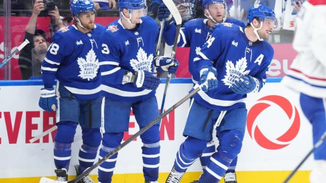 Matthews helps Maple Leafs roll past Canadiens in Game 2 to even series