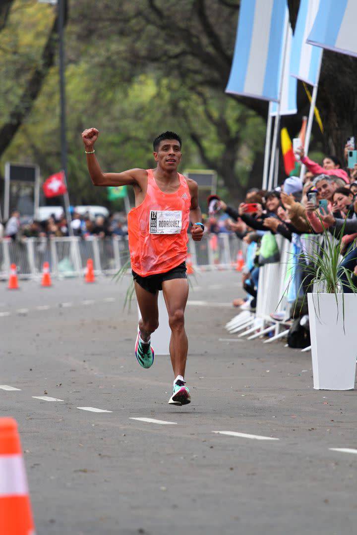 David Rodríguez, el atleta argentino de mejor actuación en la Maratón de Buenos Aires