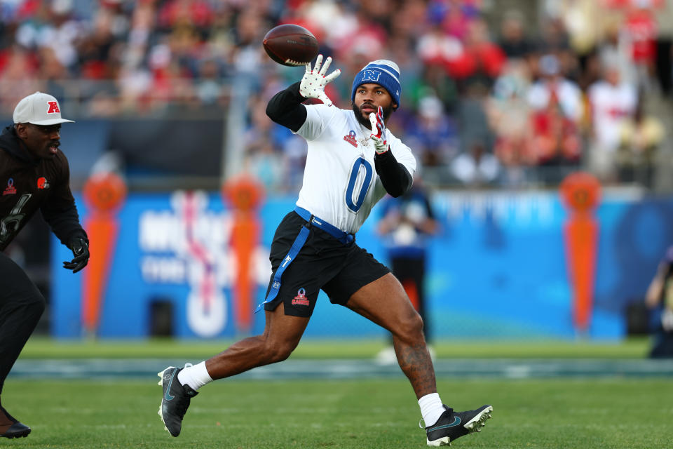 ORLANDO, FLORIDA – FEBRUARY 04: D’Andre Swift #0 of the Philadelphia Eagles and NFC catches a pass during the 2024 NFL Pro Bowl Games at Camping World Stadium on February 04, 2024 in Orlando, Florida. (Photo by Megan Briggs/Getty Images)