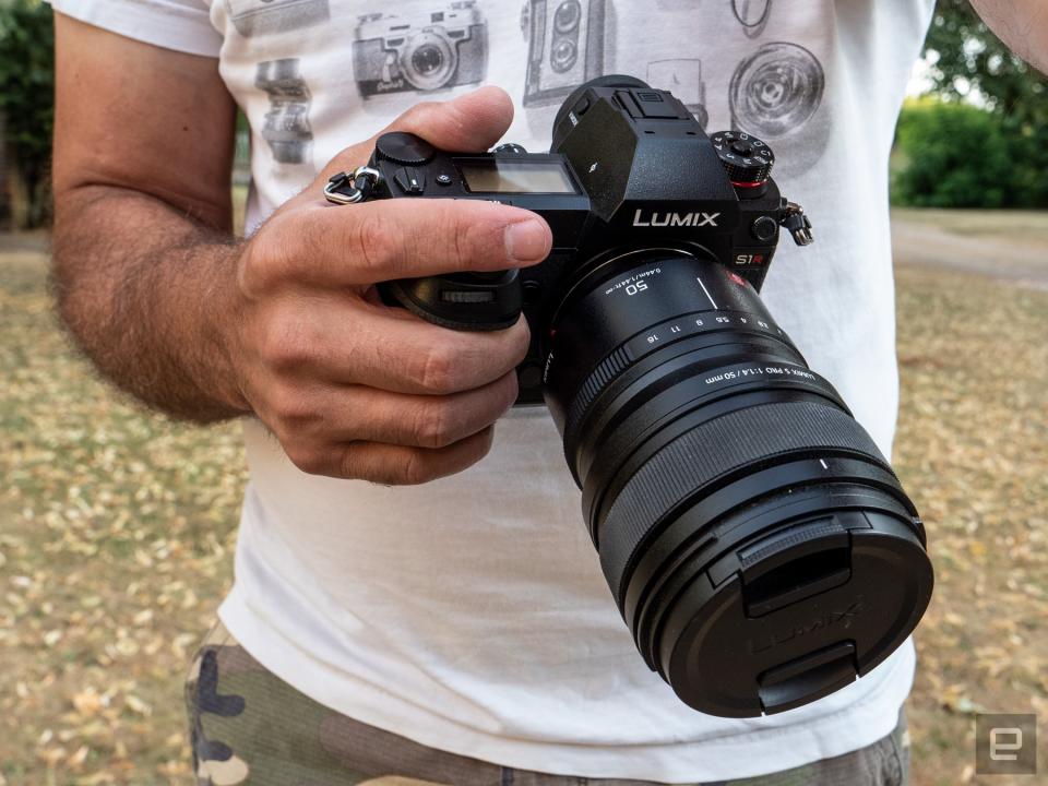 Panasonic S1R full-frame mirrorless camera