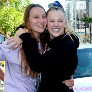 JoJo Siwa announces split from girlfriend Kylie Prew