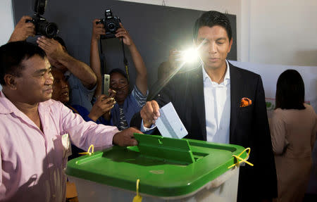 FILE PHOTO: Madagascar presidential candidate Andry Rajoelina casts his ballot during the presidential election at a polling centre in Ambatobe, Antananarivo, Madagascar November 7, 2018. REUTERS/Malin Palm/File Photo