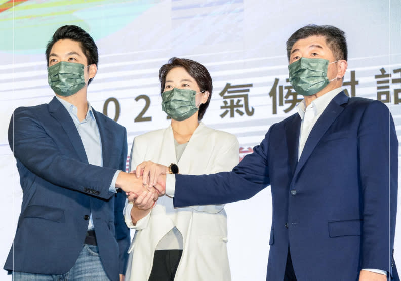 蔣萬安、黃珊珊和陳時中3人出席2022TWCAE台灣氣候行動博覽會。取自臉書「蔣萬安」。