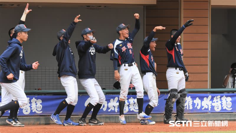  平鎮高中慶祝得分。（圖／記者王怡翔攝影）