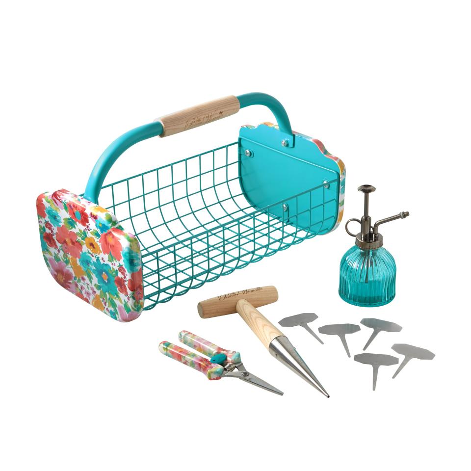 <p><a href="https://go.redirectingat.com?id=74968X1596630&url=https%3A%2F%2Fwww.walmart.com%2Fip%2FThe-Pioneer-Woman-Breezy-Blossom-Gardening-Tool-Set-with-Basket%2F111353869&sref=https%3A%2F%2Fwww.thepioneerwoman.com%2Fhome-lifestyle%2Fgardening%2Fa40261260%2Fhow-to-grow-sunflowers%2F" rel="nofollow noopener" target="_blank" data-ylk="slk:Shop Now;elm:context_link;itc:0;sec:content-canvas" class="link ">Shop Now</a></p><p>The Pioneer Woman Breezy Blossom Gardening Tool Set</p><p>walmart.com</p><p>$36.88</p>