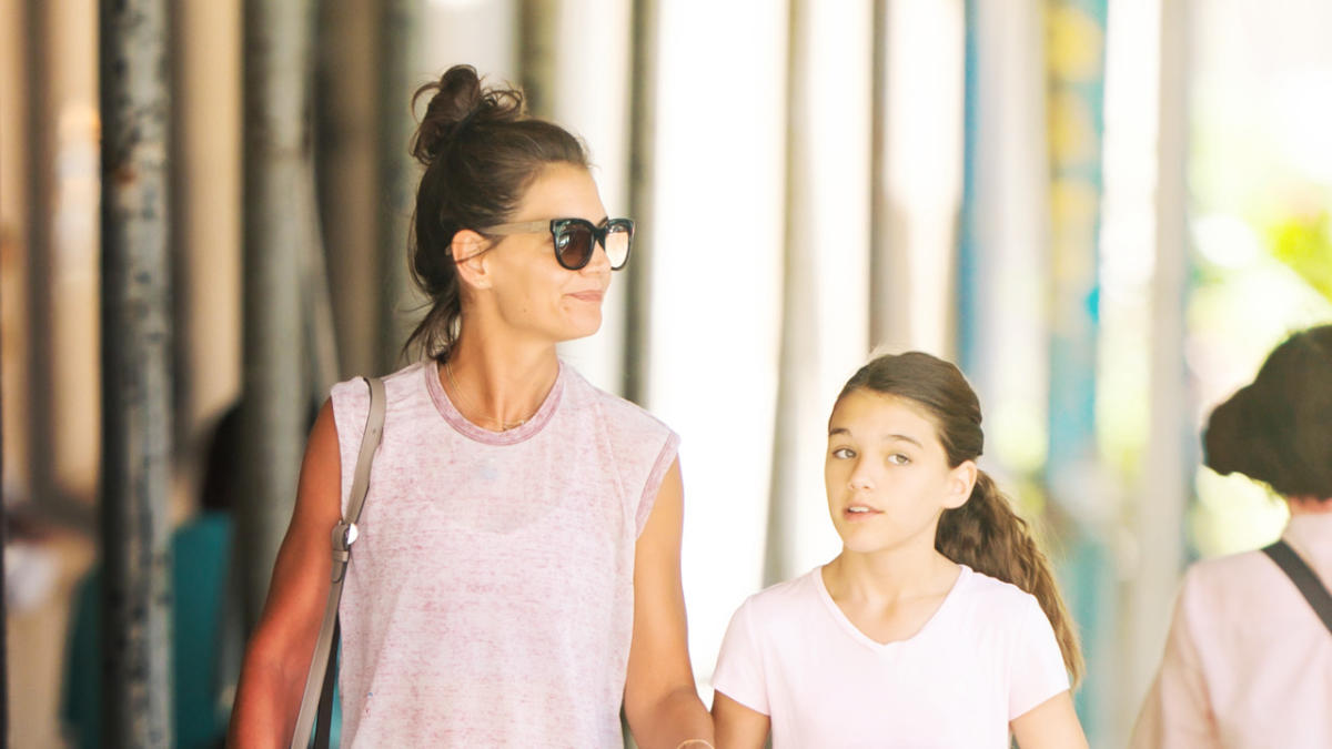 Katie Holmes and Her Daughter Suri "Had a Good Laugh" When They Watched 'Dawson's  Creek'