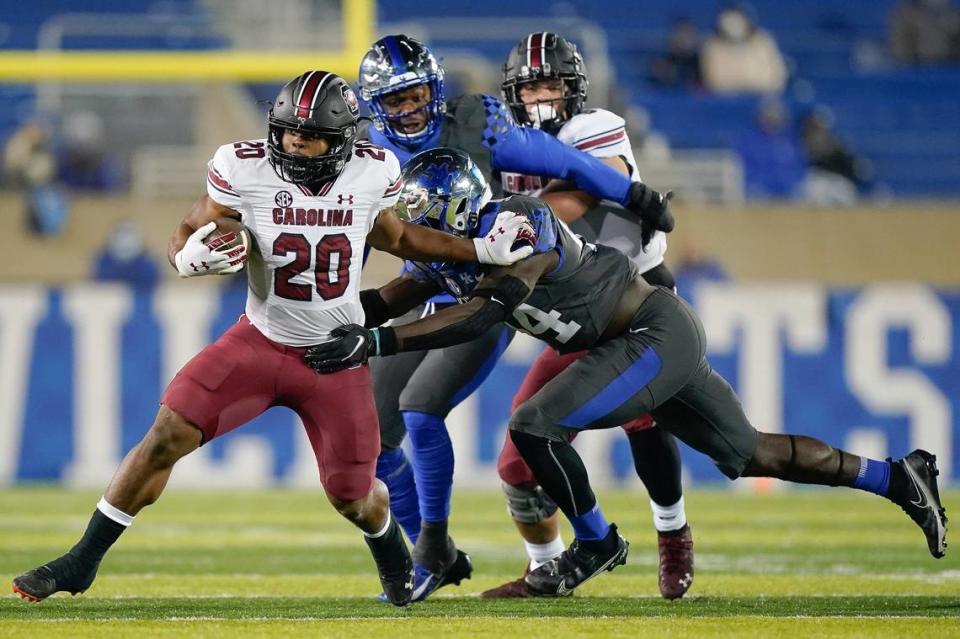 South Carolina running back Kevin Harris (20) ran for 210 yards on 21 carries in the Gamecocks’ 41-18 loss at Kentucky last season.