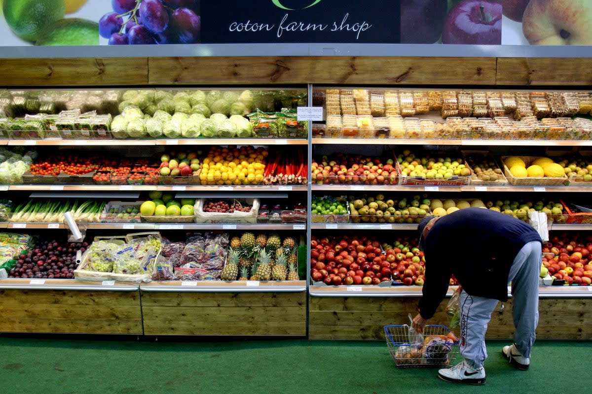 Plastic bags used to collect loose fruit and vegetables will no longer be available in New Zealnd supermarkets  (PA Archive)