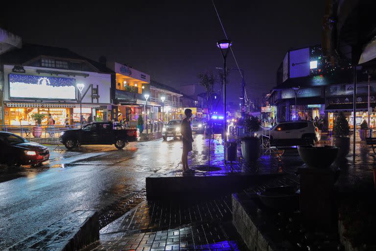 Policía por doquier y poca oferta de boliches en la noche de Gesell