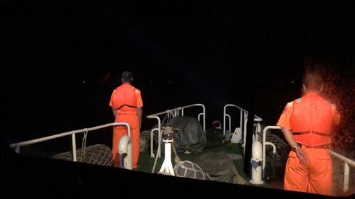   澎湖外海發生抽砂船翻覆意外，目前4死4失蹤。（圖／翻攝畫面）