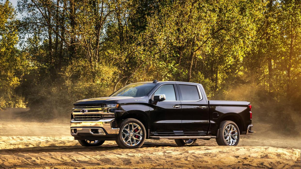 This concept highlights trailering technologies available on the 2019 Silverado 1500 designed to enhance trailering confidence.