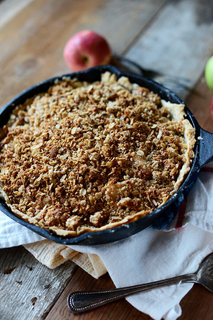 <strong>Get the <a href="http://minimalistbaker.com/deep-dish-apple-crumble-pie/" target="_blank">Deep Dish Apple Crumb Pie recipe</a> from Minimalist Baker</strong>