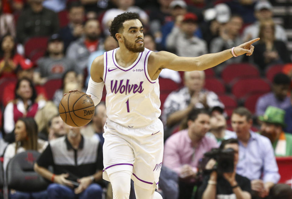 The Timberwolves reportedly prioritized cap room over re-signing their backup point guard. (Reuters)