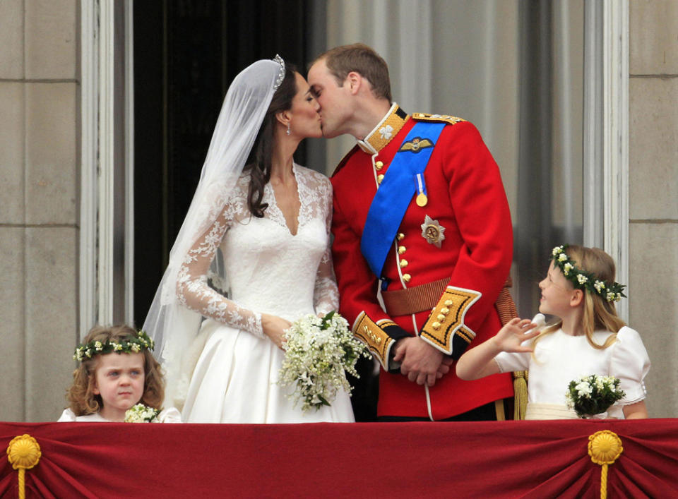 Will Kate weddingkisses