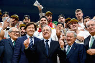 Además de los triunfos que el Madrid ha conseguido en fútbol durante las dos etapas de Florentino Pérez como presidente, el conjunto blanco también ha sumado 20 títulos en baloncesto: dos Copas de Europa, una Intercontinental, seis Ligas, seis Copas del Rey y cinco Supercopas de España. (Foto: Luca Sgamellotti / Euroleague Basketball / Getty Images).