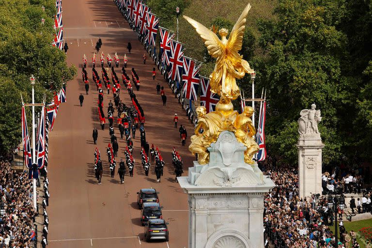 La procesión del féretro, del Buckingham Palace al de Westminster, el miércoles pasado