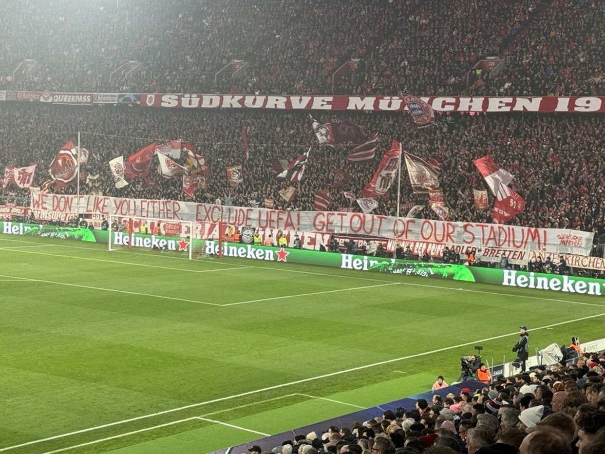 "Raus aus unserem Stadion!" Bayern-Fans legen sich mit UEFA an