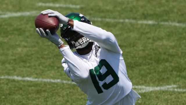 First look at Kwon Alexander taking the field at NY Jets camp