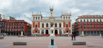 <p>Al igual que Salamanca, la ciudad castellana está perdiendo rápidamente habitantes en las dos últimas décadas. El ayuntamiento ya está estudiando cómo afrontar esta situación.<br>Foto: Wikimedia Commons/Xavi Lopez </p>