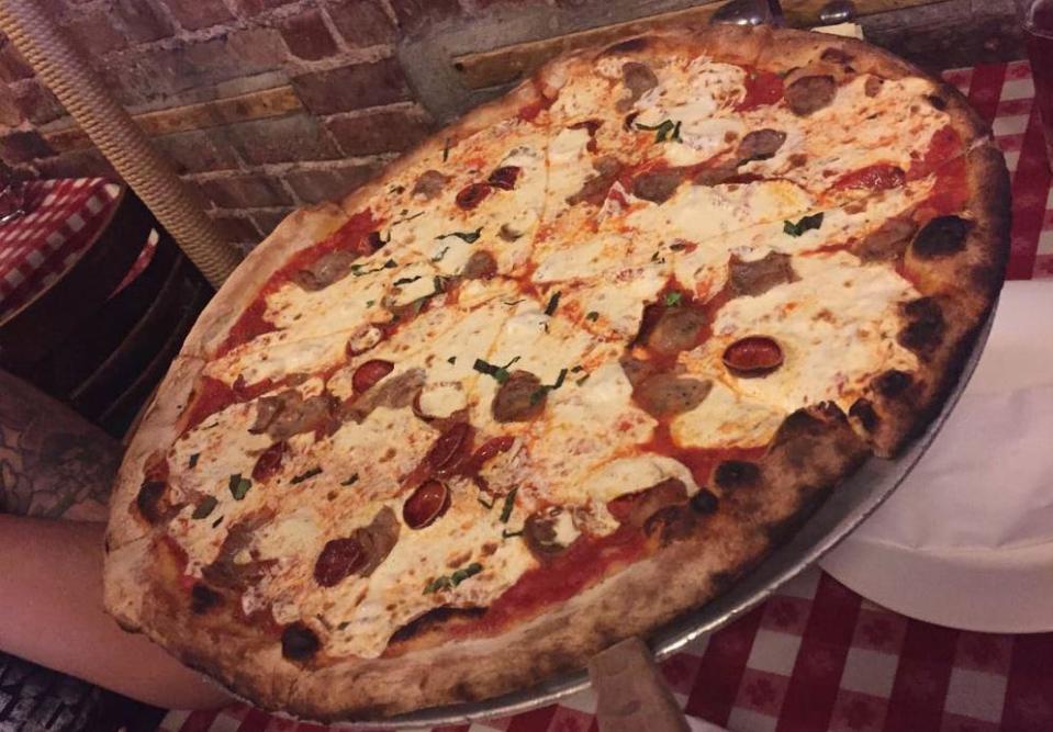 #19 Lombardi’s (New York, New York)