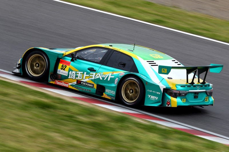 The Saitama Toyopet GreenBrave Toyota Mark X MC seen on track.