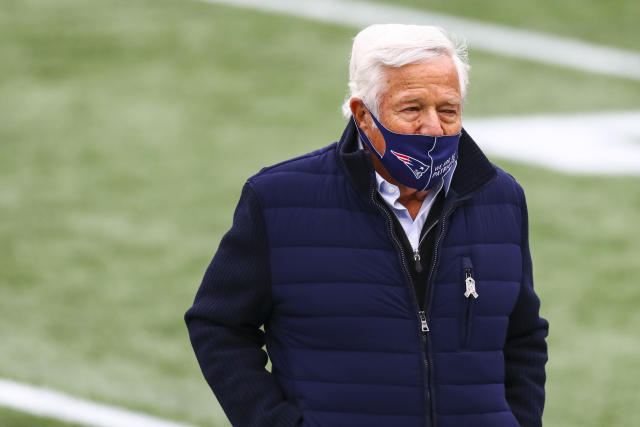 Robert Kraft Personally Thanks Pats Fan for Staying Cool as Raiders Fan  Verbally Abused Him – NBC Boston