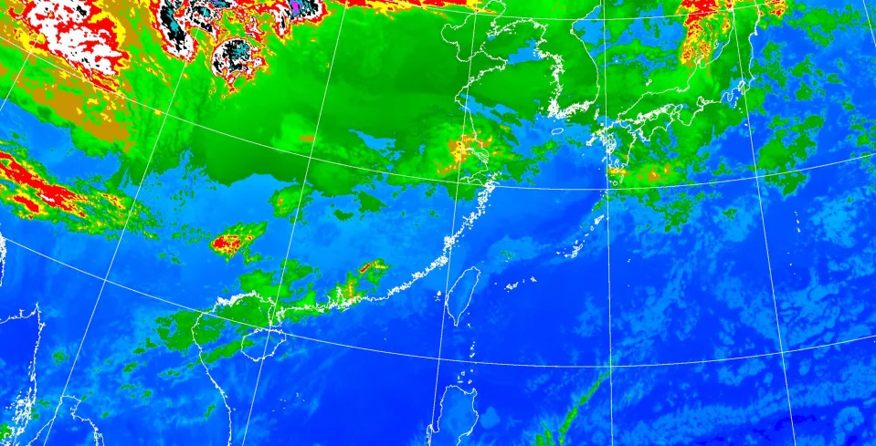 今、明（31日、2月1日）兩天台灣東半部地區、恆春半島有零星短暫雨，其他地區為多雲到晴。（圖取自中央氣象署網站）