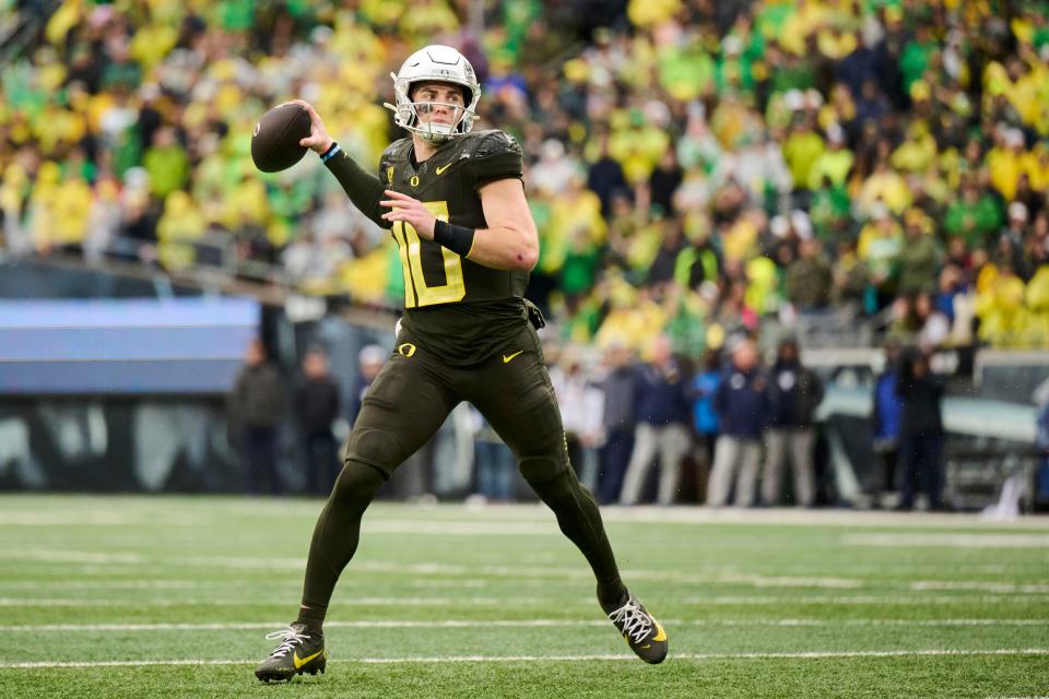 Oregon quarterback Bo Nix throws during the second half against California at Autzen Stadium on Nov. 4.