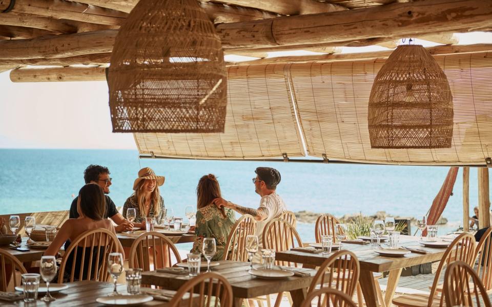 Sea view: Scorpios bar on Mykonos - Claus Brechenmacher Photography