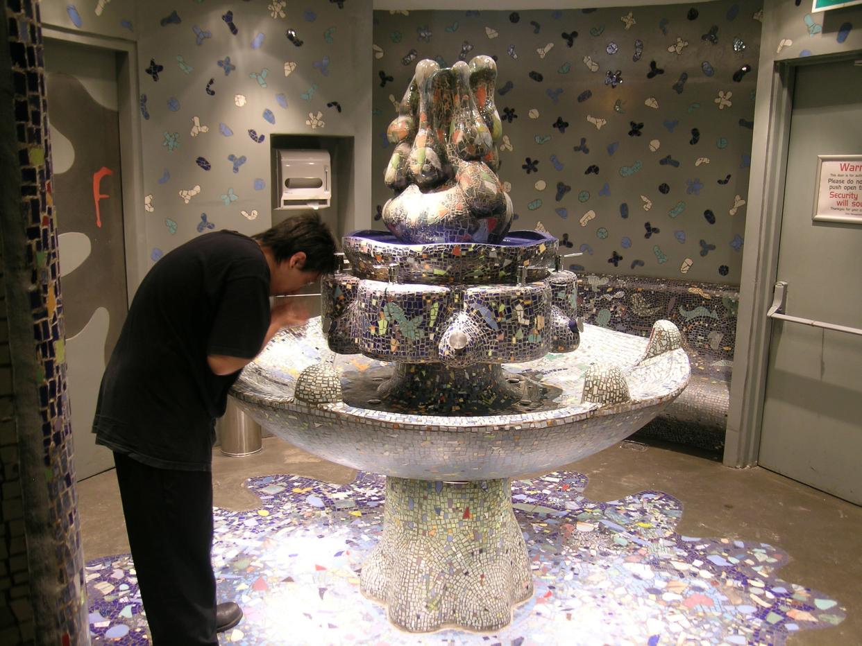 The iconic mosaic washbasin and bench at Zouk when it was located in Jiak Kim Street. (Photo: Delia Prvacki)